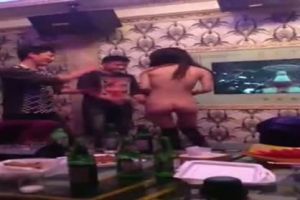 国内夜总会现场大合集 超粉嫩的大咪咪+用骚逼抽烟+开放多