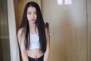 KTV小姐被带至套房玩4P，嗑药十分嗨 代黑丝情趣老婆开房加兄弟狂草3P