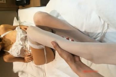 巨乳女神李梓熙与摄影师激情奶炮脚交后入式啪啪