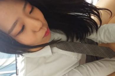 可爱学妹高中礼服小领带丝袜 下课出租屋找欧巴学长吃香肠 给小穴止痒 内射完精华舔净 无水印高清