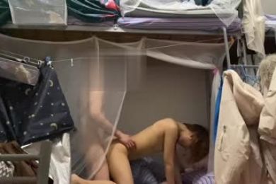 强推医院宿舍短发妹，偷偷内射