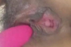 用跳蛋玩弄骚B饥渴的想要大JB插入