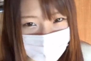 十八岁清纯美女大学生第一次援交鲍鱼还粉嫩粉嫩的