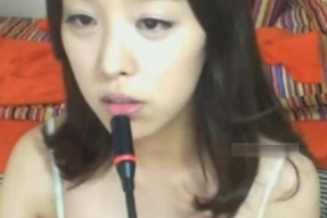 漂亮妹纸美妙舞姿酥胸坦露
