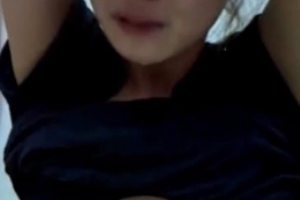 情侣自拍 男的太猛了把妹子都干哭了，漂亮妹子的身材很是诱人