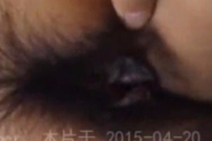 我和表嫂偷情再怎么用力干她都不敢大声叫 